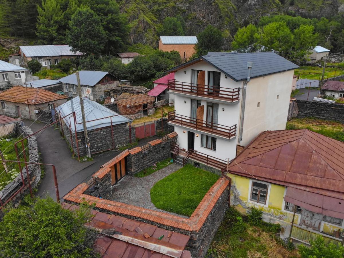 Sno Inn Kazbegi Exterior foto