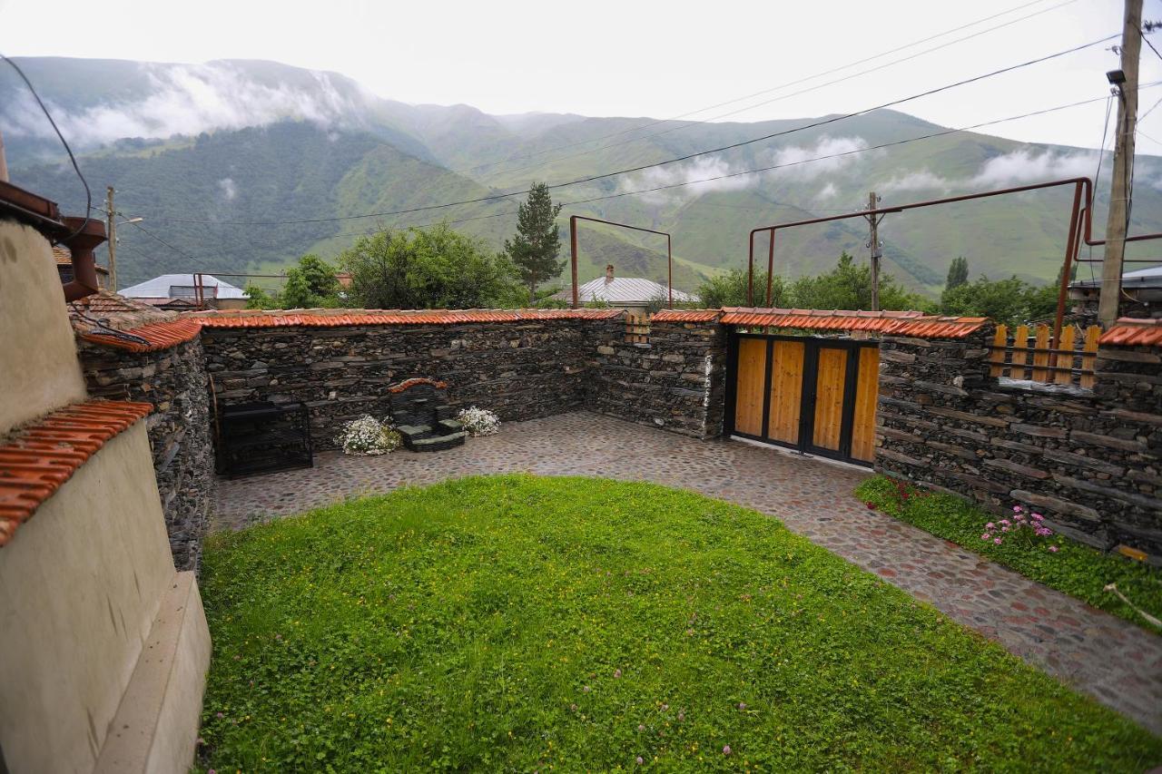 Sno Inn Kazbegi Exterior foto