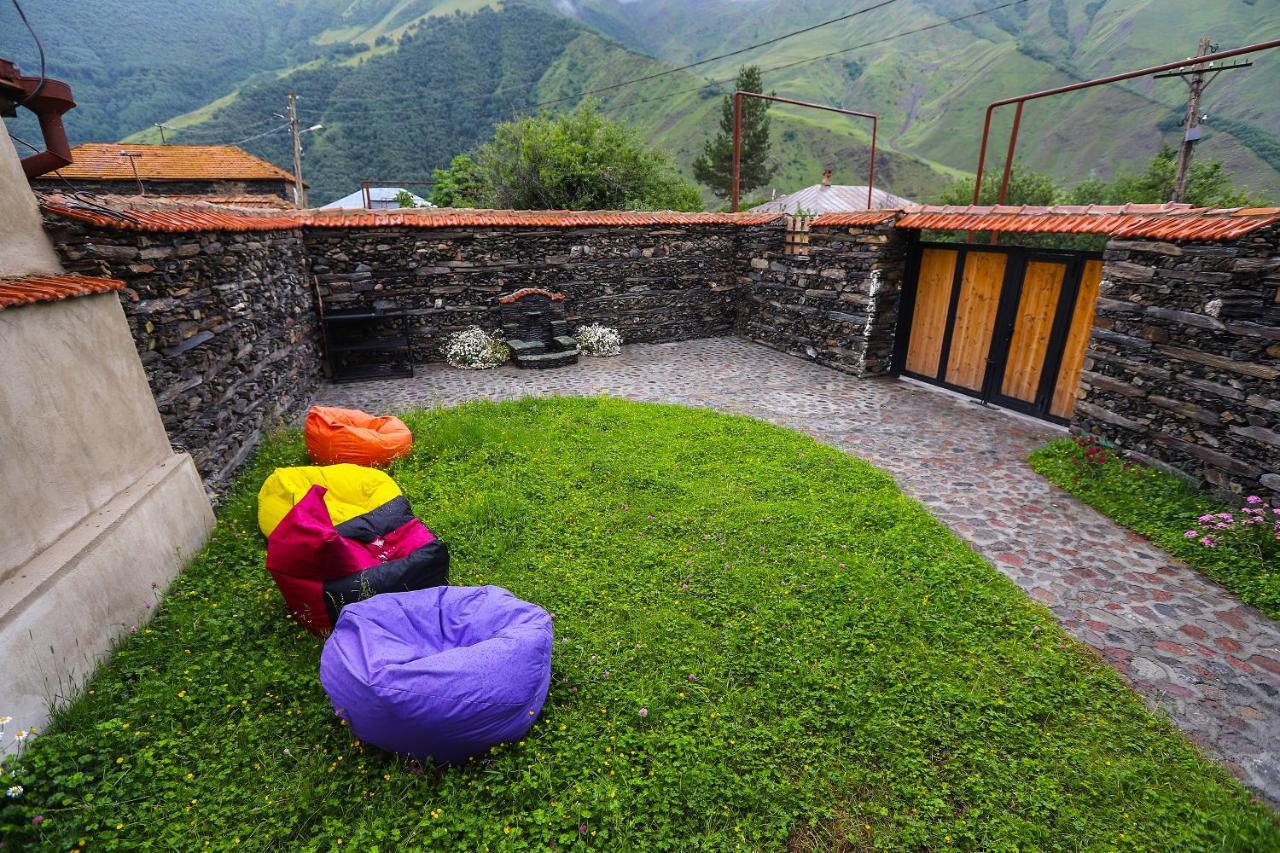 Sno Inn Kazbegi Exterior foto